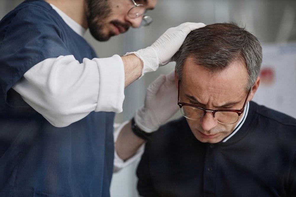 10 Critical Questions to Ask Before Choosing a Hair Transplant Clinic in Dubai