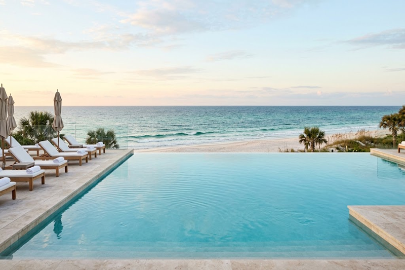 Swimming pool and sea after a hair transplant